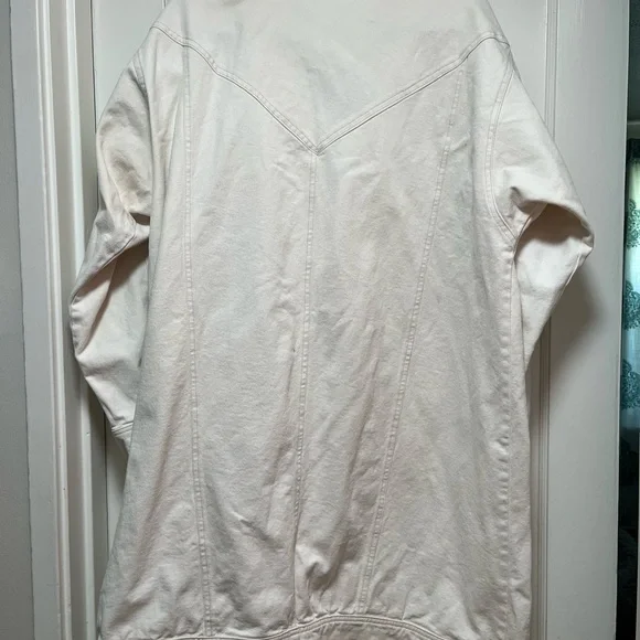 ANDY JOHNS 90’s Vintage White DenimJacket with Relaxed Fit and Snap Buttons
